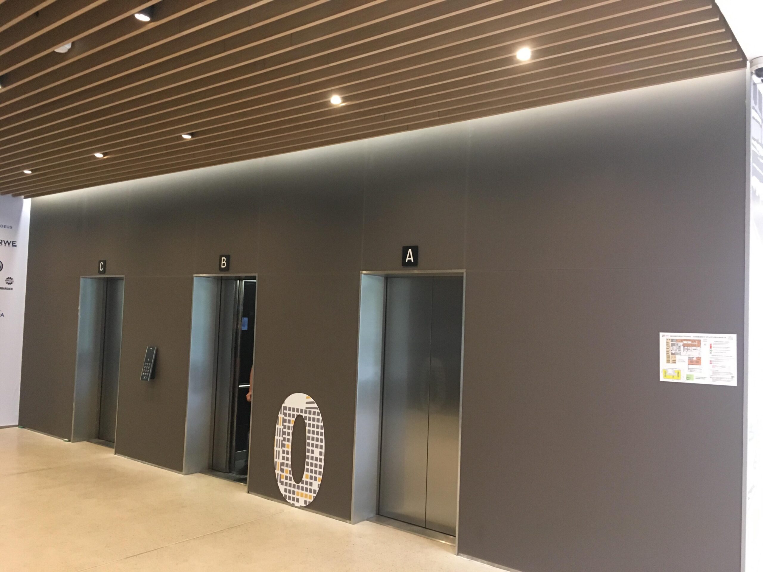 42125468_462580647483481_904740796547203072_n